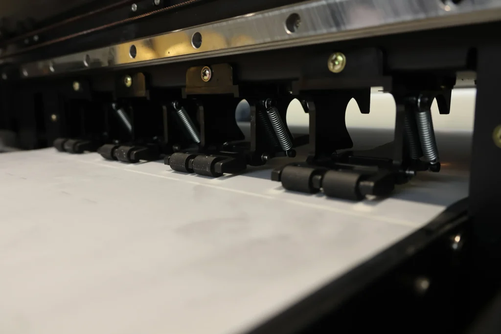 Compact 30 cm DTF · one-click fwd/back · auto-suction platen